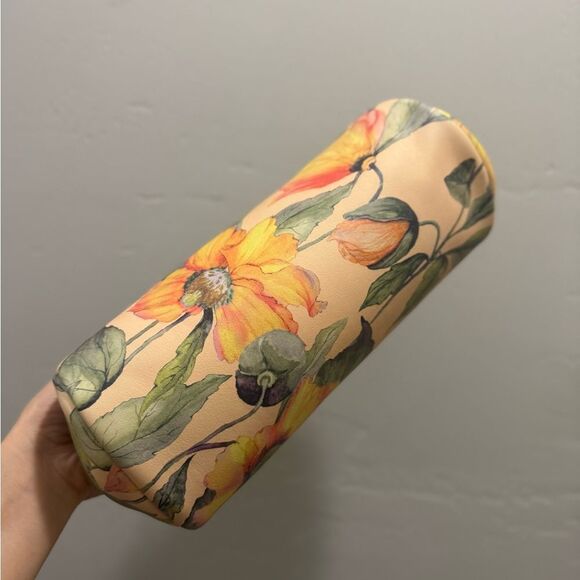 Floral Print Genuine Leather Handmade Unique Bow Kisslock Baguette Bag, 3 Straps - Picture 15 of 16